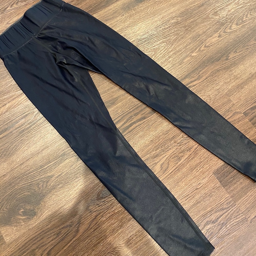 Carbon 38 black shiny leggings